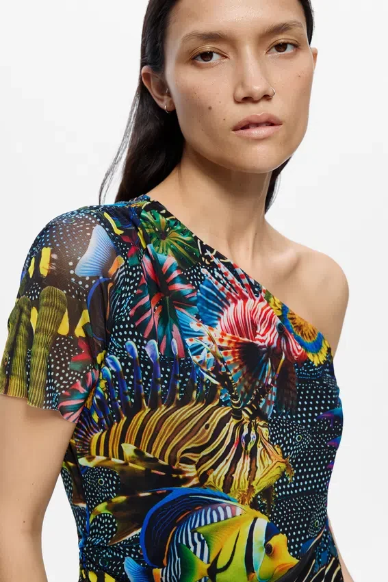 Asymmetrical Lacorix T-Shirt Asymmetrical Lacorix T-Shirt