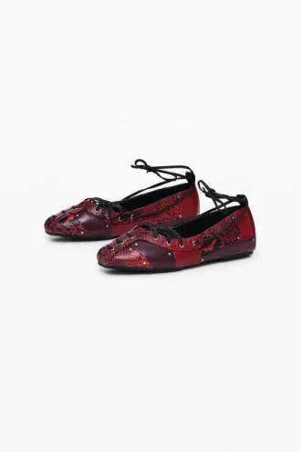 Ballerina with Laces