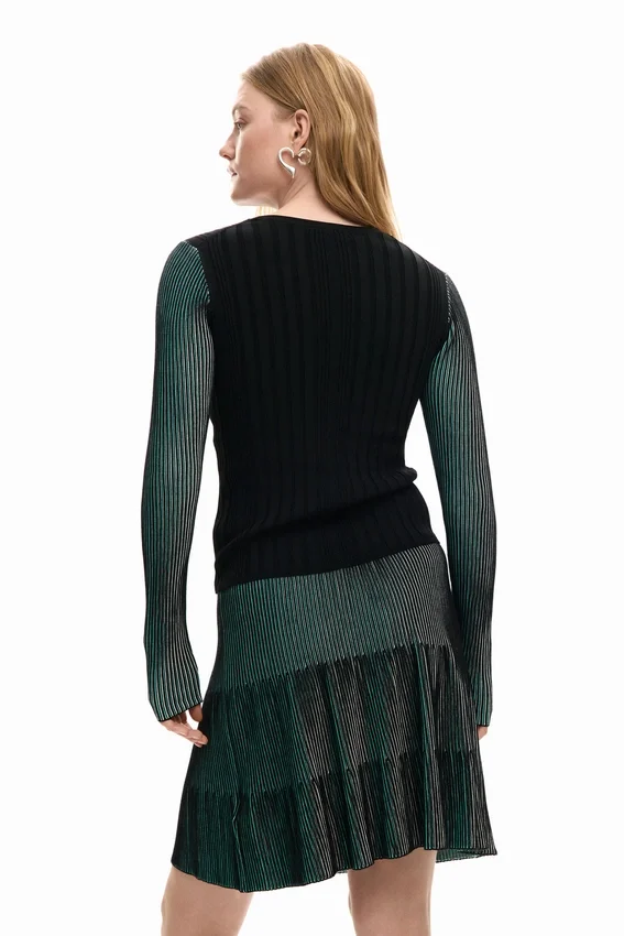Fine Pleated Sweater Fine Pleated Sweater