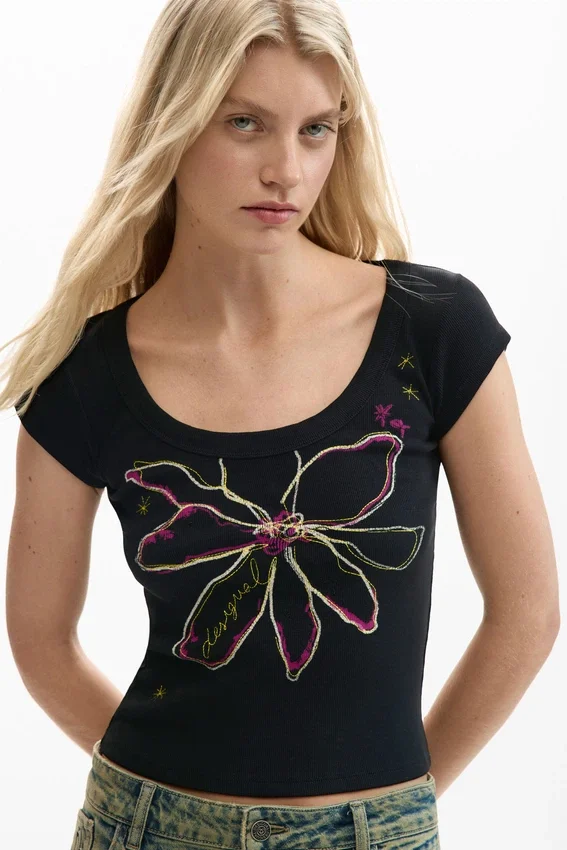 Fitted Flower T-Shirt Fitted Flower T-Shirt