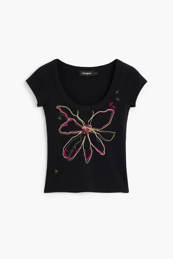 Fitted Flower T-Shirt Fitted Flower T-Shirt