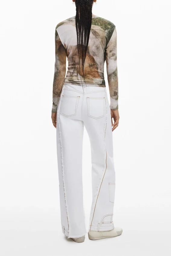 High-Neck Horse T-Shirt High-Neck Horse T-Shirt