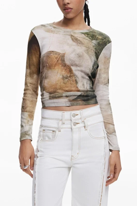 High-Neck Horse T-Shirt High-Neck Horse T-Shirt
