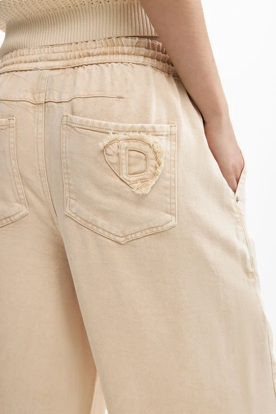 Lightweight Jeans with a Worn Effect Lightweight Jeans with a Worn Effect