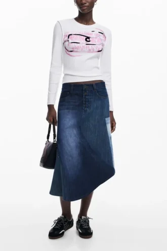 Long-Sleeve T-Shirt with Pink Letters