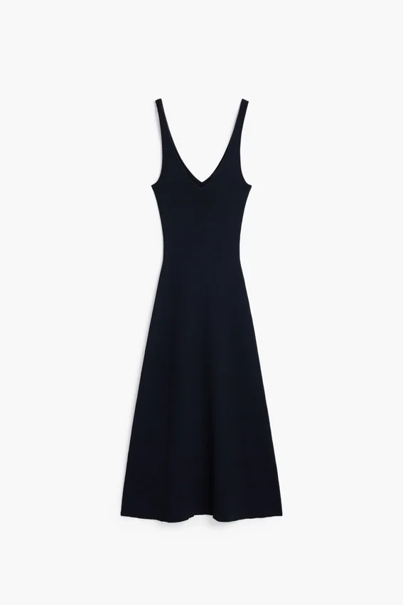 Long-Sleeved Knit Dress Long-Sleeved Knit Dress