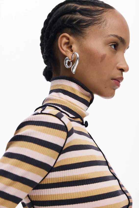 Long-Sleeved T-Shirt with High Neck Long-Sleeved T-Shirt with High Neck
