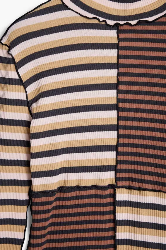 Long-Sleeved T-Shirt with High Neck Long-Sleeved T-Shirt with High Neck