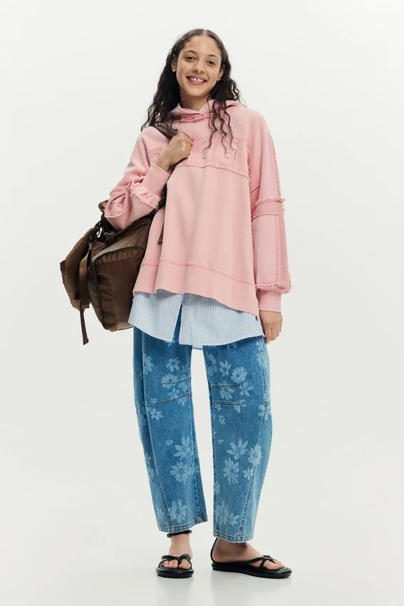 Oversize Sweatshirt with Hood Oversize Sweatshirt with Hood