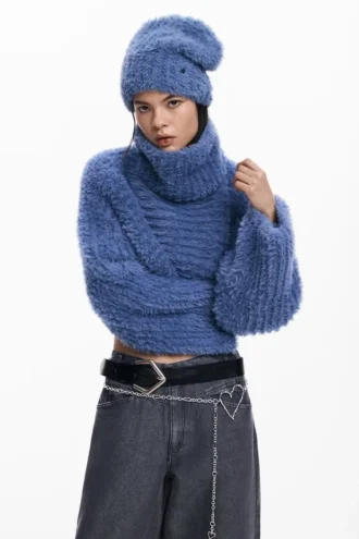 Pack Cropped Sweater and Beanie