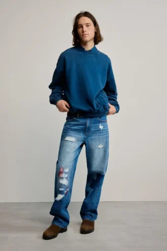 Plain Sweatshirt Logo