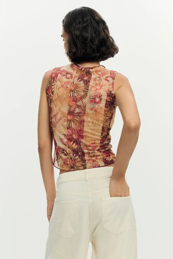 Printed Sleeveless T-Shirt Printed Sleeveless T-Shirt