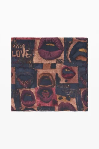 Rectangular Scarf Lips