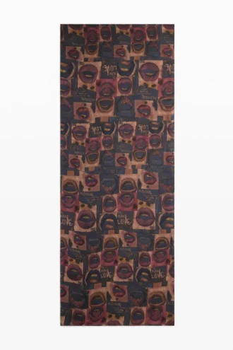 Rectangular Scarf Lips