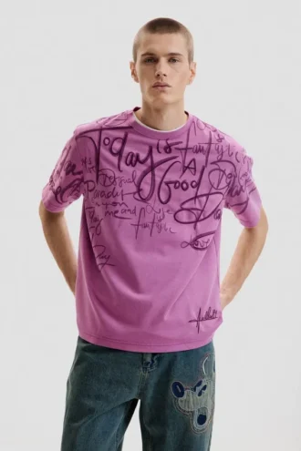 Short-Sleeved T-Shirt Lettering