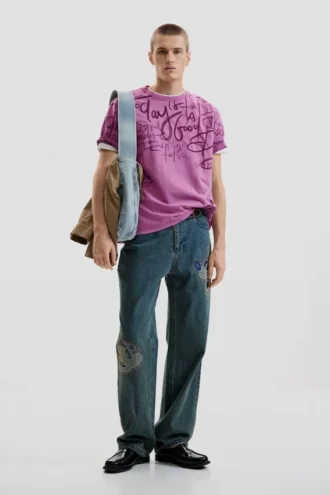 Short-Sleeved T-Shirt Lettering