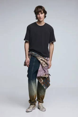 Short-Sleeved T-Shirt Seam Details
