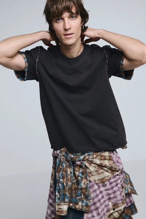 Short-Sleeved T-Shirt Seam Details Short-Sleeved T-Shirt Seam Details