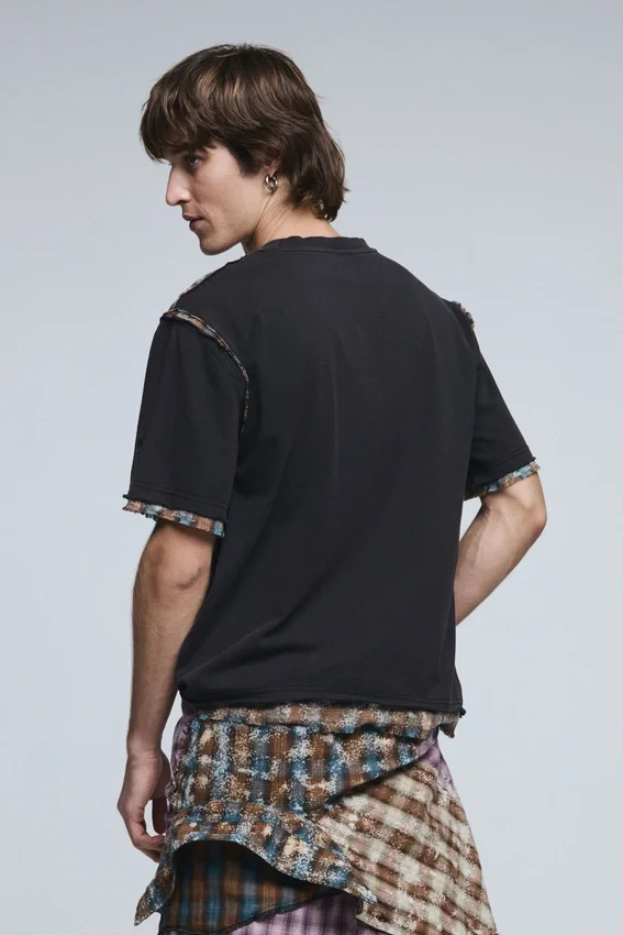 Short-Sleeved T-Shirt Seam Details Short-Sleeved T-Shirt Seam Details
