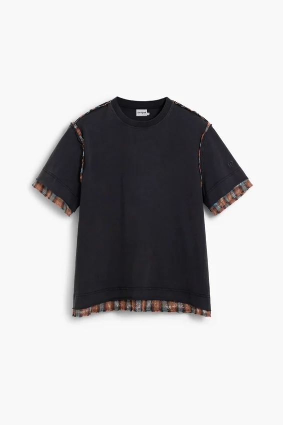 Short-Sleeved T-Shirt Seam Details Short-Sleeved T-Shirt Seam Details