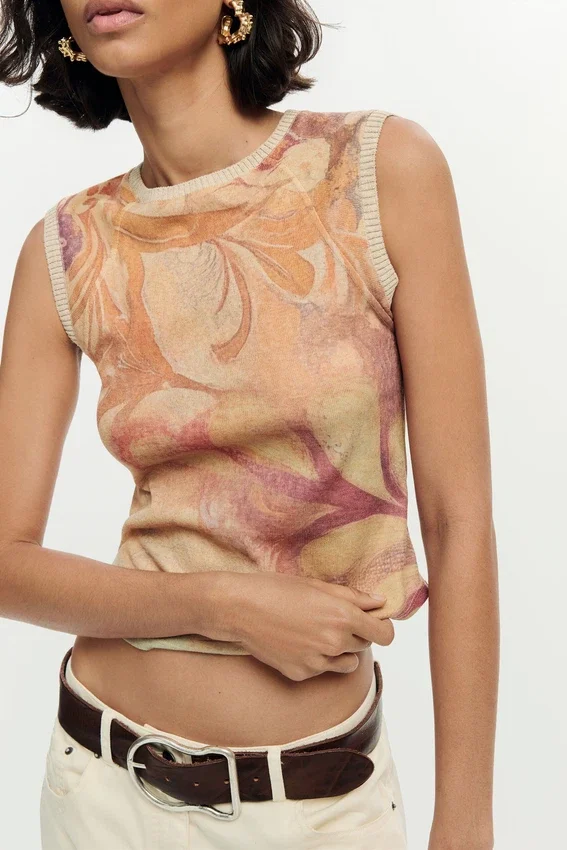 Sleeveless Knit T-Shirt Sleeveless Knit T-Shirt
