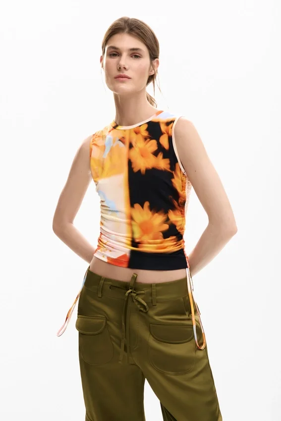 T-Shirt Arty Flowers T-Shirt Arty Flowers