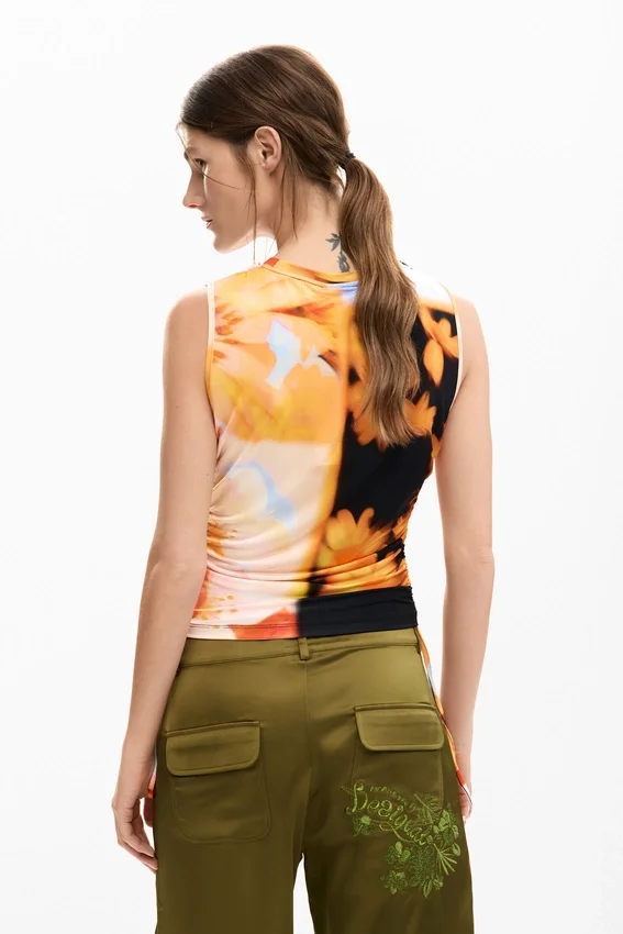 T-Shirt Arty Flowers T-Shirt Arty Flowers