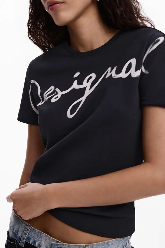 T-Shirt Logo T-Shirt Logo
